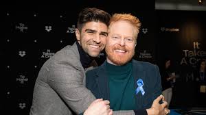 In september 2012, ferguson announced his engagement to lawyer justin mikita, his boyfriend of nearly two years. Jesse Tyler Ferguson Justin Mikita Welcome First Child Baby Beckett Sheknows