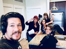 The End of the Holidays (Short 2017)