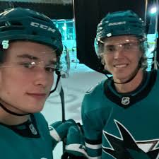 First selfie of rookie year ➡️ last selfie of rookie year 🥹