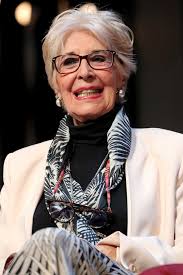 Concha Velasco estrena la obra 'El funeral' y habla de su neumonía