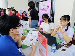 Nhiều ngành nghề có xu hướng giảm việc làm cuối năm - Báo Công an Nhân dân  điện tử