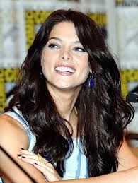 20 ashley green short hairstyles. Ashley Greene Wavy Hairstyles With Side Bangs Hairstyles Weekly