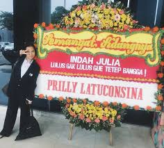 Semoga 30 kartu ucapan berikut ini bisa anda kirimkan kepada orang yang anda kasihi untuk mendapatkan maafnya. Ucapan Wisuda Kocak Nusagates