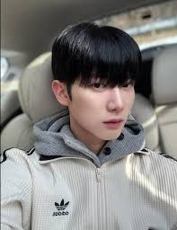 18 y/o ,I need a crush, If you want to be my crush Then text me 😊🤝