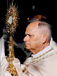 Pope Leo XIV carrying Jesus Christ 🙏 Attribution:Argentina.gob.ar  Argentina. gob.ar Attribution: Oi Eu te coloquei em minhas orações neste  exato momento.Não sei nada sobre você, mas sei que Deus te te conhece