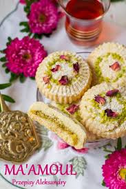 Ma Amoul Ciasteczka Z Pistacjami Tea Cookies Maamoul Recipe Fruity Treats