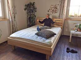 Unter verwendung von österreichischem zirbenholz aus kontrollierten forstwirtschaftlichen wuchsgebieten. Das Bett Aus Zirbenholz Wie Kam Es Zu Dem Hype Das Nachhaltigkeitsblog Der Mobelmacher