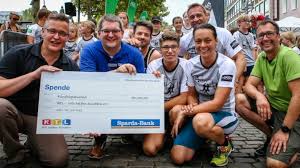 Sie ist eine internationale kontonummer. Altstadtlauf Koln Sparda Bank West Spendet 50 000 Laufzeit Einfach Besser Laufen