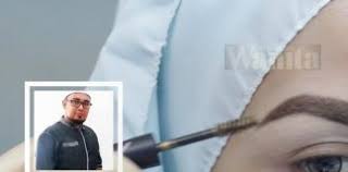 Bisa dilihat berapa banyak pelukis di indonesia dari mulai pelukis kondang hingga pelukis jalanan. Melukis Bulu Kening Archives Mingguan Wanita