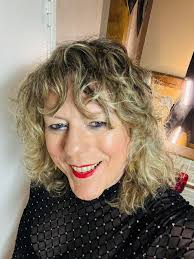 Hey I'm Jess thank you for letting me in I'm a Transwoman originally from  South Wales now living in Yorkshire just thought I'd say hello and Stop  Transphobia!