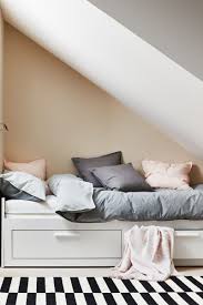 Brimnes Tagesbettgestell 2 Schubladen Weiss Ikea Deutschland Zimmer Mit Dachschrage Einrichten Dachschrage Einrichten Bett Unter Dachschrage