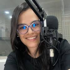 Stream episode ¿Quiénes han inspirado a la profesora María Camila Celis? by  Comunicación Unibagué podcast