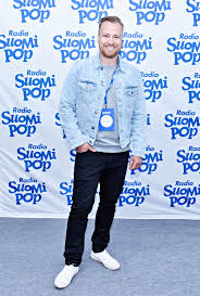 Juontaja juuso mäkilähde luotsaa menestyvää mäkilähde media oy:tään. Selviytyjat Ohjelman Kuvauksista Palannut Juuso Makilahde Oli Henkisesti Pienessa Selvitystilassa Projekti Oli Aika Intensiivinen Seura Fi