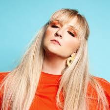 Ann Shine's Instagram, Twitter & Facebook