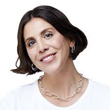 Samantha Willis's Instagram, Twitter & Facebook