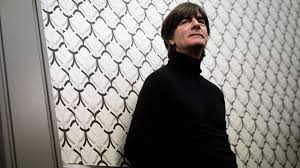 Fc frauenfeld* feb 3, 1960 in schönau im schwarzwald, germany. Joachim Low Zwischen Den Extremen Bleibt Er Sich Treu Nationalmannschaft Fussball Sportschau De