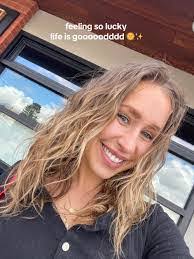 Lindsay Loeffler's Instagram, Twitter & Facebook