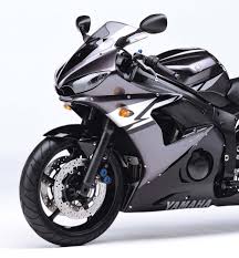 Four stroke, transverse four cylinder, dohc, 4 valves per cylinder. 2004 Yamaha Yzf 600 R6