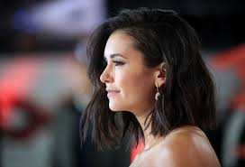 O novo corte de cabelo da Nina Dobrev
