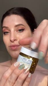 Sparkling Glitter Lip Mask for a Dazzling Look