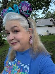 Going to Magic kingdom tomorrow. Is this allowed in? 🤪🙏🏼✨