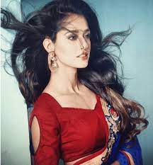 Aur iss cheez mein toh disha patani expert hai friends. Best Beauty And Makeup Secrets You Want To Know About Disha Patani Makeup Review And Beauty Blog