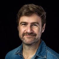 100+ ملفًا شخصيًا يحتوي على “Iain”