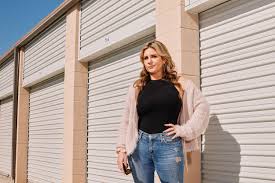 Brandi passante puede no ser un nombre que todos conozcan, pero si eres fanático de la serie de a & e, storage wars, sabes exactamente quién es ella. Eyjl8a6hozvism