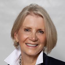 Karla Draper's Instagram, Twitter & Facebook