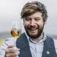 Episode 31: Holly Aynsley & Calum Ray