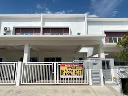 Bentuknya juga tidak terbatas pada bangunan satu lantai saja, yang berderet secara horizontal, melainkan dapat juga berupa bangunan. Taman Ara Sendayan Bandar Sri Sendayan Intermediate 2 Sty Terrace Link House 4 Bedrooms For Sale Iproperty Com My
