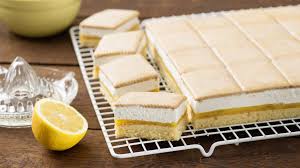 200 g mehl 80 g zucker 80 g apfelmus (ca.750 g) 1 pck. Butterkekskuchen