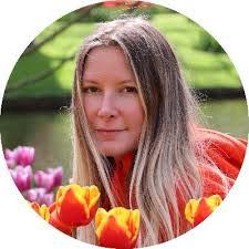 Elizabeth Crites's Instagram, Twitter & Facebook