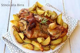 Stinco di maiale, birra e sale. Stinco Di Maiale Alla Birra Ricetta Facile Economica E Gustosa