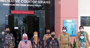 Tepat hari eni, dua taun yang lalu masker yang baik adalah masker bedah dan biasa digunakan orang sakit atau memiliki gejala atau gunakan masker kain untuk masyarakat sehat. Photo Lawas Benyamin Dan Karyawan Bens Radio Bens Radio 106 2 Fm Jakarta Indonesia