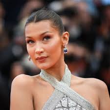 Latest bella hadid news on her diet, body and cannes style plus updates on gigi hadid's model sister's instagram, net worth and split from the weekend. Bella Hadid Gets Self Conscious Wearing Red Lipstick Teen Vogue
