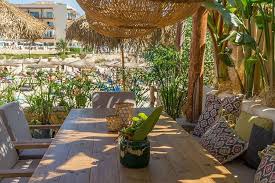 Coco Beach House Cala Ratjada Mallorca Beachclub An Der Playa Son Moll Mallorca Playa Outdoor Decor
