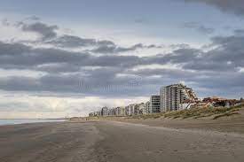 Nieuwpoort ligt in het zuiden van belgië, niet al te ver van de franse grens. Nieuwpoort Strand Belgien Fotos Kostenlose Und Royalty Free Stock Fotos Von Dreamstime