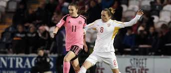 Physical stats of lisa evans lisa evans is indeed a very beautiful lady, who stands feet and 4 inches (1.65 m) tall. Lisa Evans And Scotland Are Ready For Euro Challenge Our Game Magazine