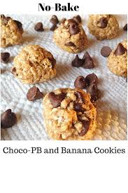 Stir in vanilla extract, walnuts and oats. No Bake Peanut Butter Banana Chocolate Chip Cookies
