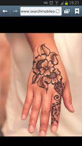 Nachdem sie ihr design gemeistert haben, lassen sie die farbe so lange einwirken, bis sie von alleine abblättert. Wo Kann Man Henna Tattoo Machen