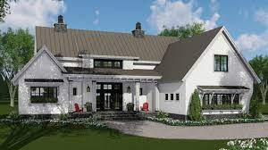 Modern Farmhouse House Plan 3 Bedrooms 2 Bath 2125 Sq Ft Plan 38 527 Modern Farmhouse Plans Farmhouse Style House Farmhouse Style House Plans