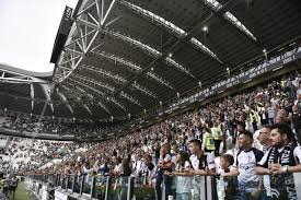 Il tuo punto di riferimento per tutti i prodotti ufficiali hellas verona fc. Juventus Verona Ne Striscioni Ne Bandiere E I Tifosi Urlano Ultra Fuori Dalle Galere