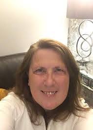 Sandra Cuff's Instagram, Twitter & Facebook