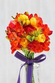 Diy Flower Tips And Inspiration 5 Freesia Flower Arrangements Diy Flowers Seasonal Flowers