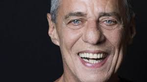 The best gifs are on giphy. Chico Buarque Publica Imagem De Meme Com Seu Rosto De Mascara Protejam Se Famosos Extra Online
