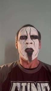 Adam Greve's Instagram, Twitter & Facebook