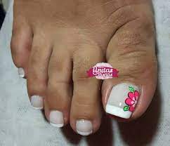 Los diseños de moda para una linda pedicure están hoy en bellezaypeinados ,te traemos lo mejor de está temporada para hacer lindos diseños para diseño de uñas para pies flor en principiantes muy fácil flowers nail art nlc source link image from htt. Flor Unas Unitaspispas Flor Pedicure Frances Blue Nail Designs Blue Nails Nail Designs