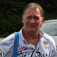 Keeperstrainer Hein Smit (56) op reservebank bij WKE