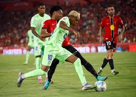 Champions Barcelona ease to opening win at Mallorca